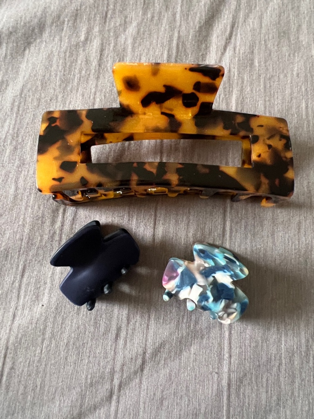 Tortoiseshell Rectangle Hair Claw with Two Mini Acrylic Clips